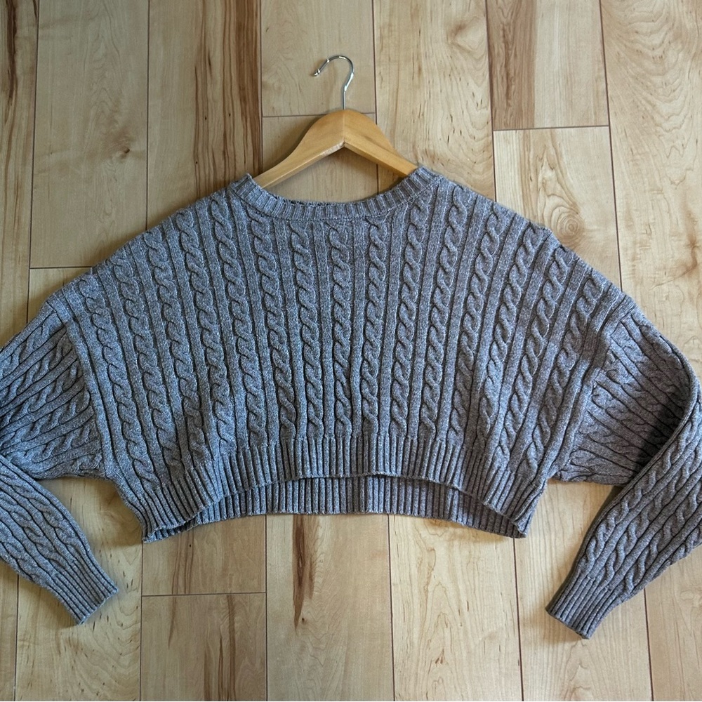Elegant Gray Cable Knit Sweater